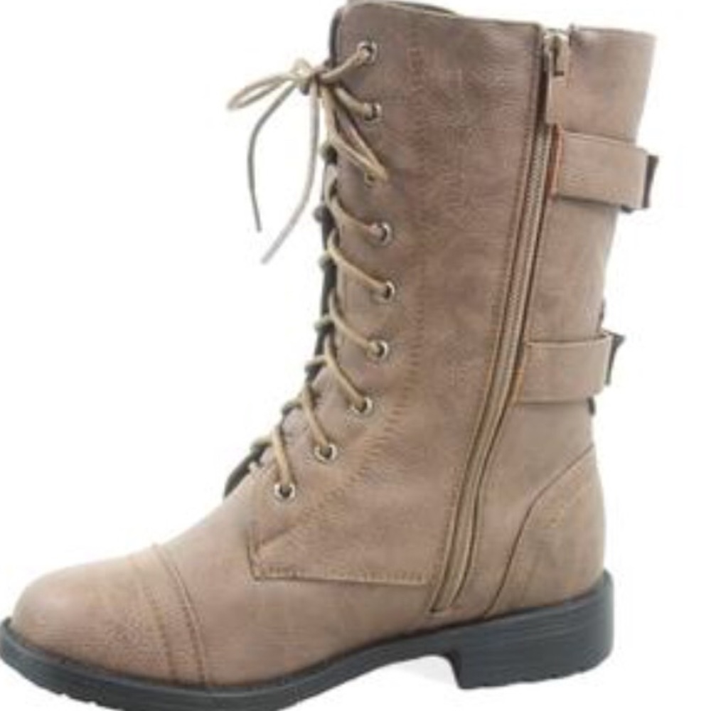 I’m selling TopModa shoes made in China